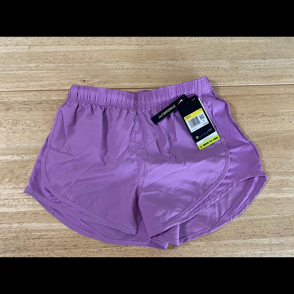 Nike women’s tempo running shorts